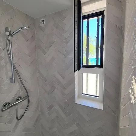 Le Cabanon, Pieds Dans L'eau, Vue Exceptionnelle *