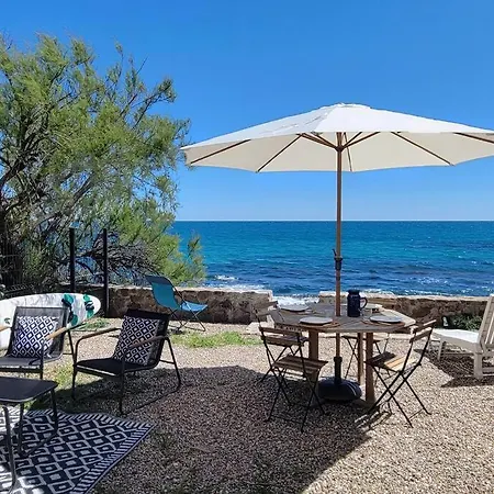 Le Cabanon, Pieds Dans L'eau, Vue Exceptionnelle