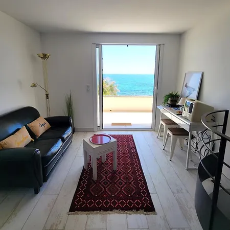 Le Cabanon, Pieds Dans L'eau, Vue Exceptionnelle
