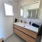 Le Cabanon, Pieds Dans L'eau, Vue Exceptionnelle بيت للعطل Fréjus