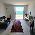 Le Cabanon, Pieds Dans L'eau, Vue Exceptionnelle